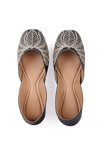Aileen Black Dori Zari Embroidered Jutti
